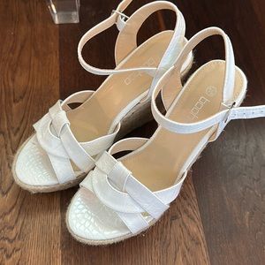 White boohoo espadrille wedges